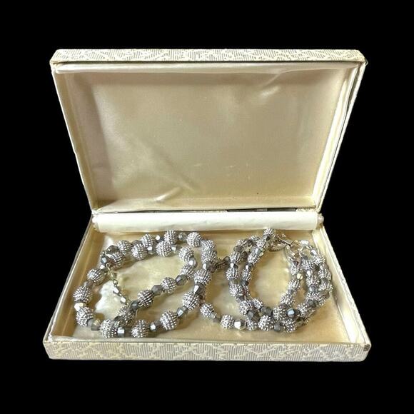 VTG 60s Crown Trifari Silver Tone Textured Metal Bead Choker Bracelet Boxed Set - Picture 8 of 14